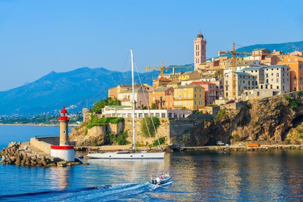 Appartement Vue Mer Avec Parking Gratuit Sur Place Bastia  Luaran gambar