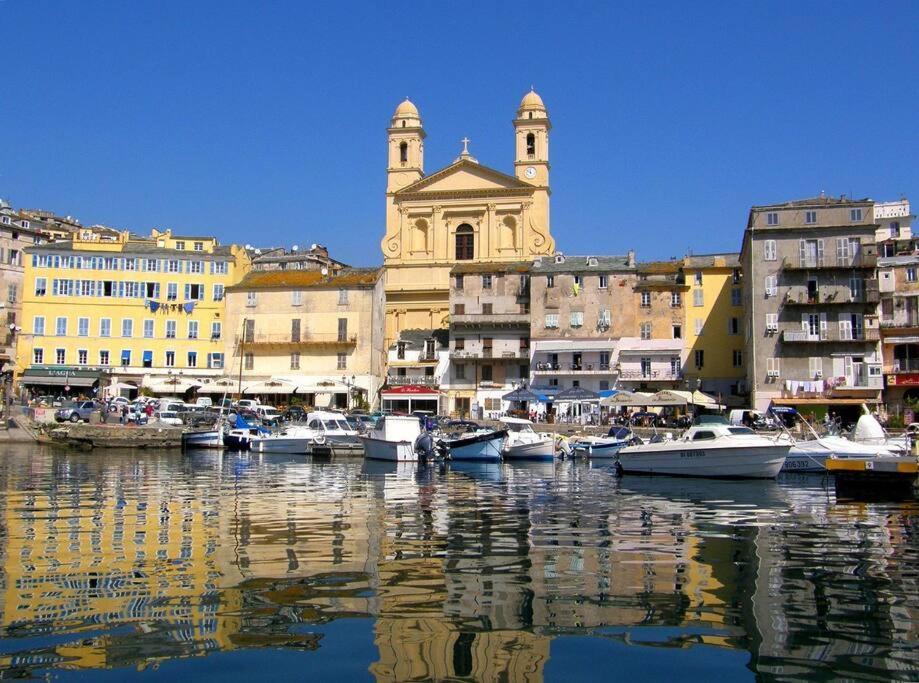 Appartement Vue Mer Avec Parking Gratuit Sur Place Bastia  Luaran gambar
